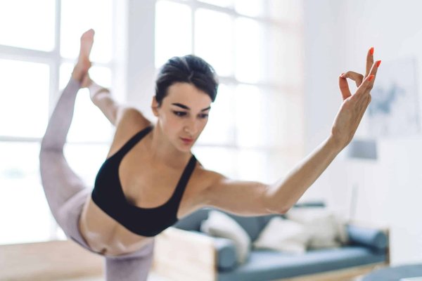 Comment le yoga peut faciliter la perte de poids